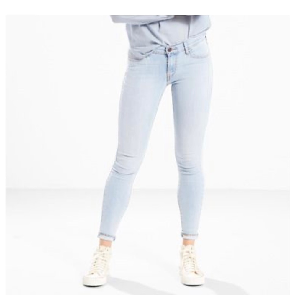 Levi 710 Skinny Light Blue (barely worn) size 27x28 short
